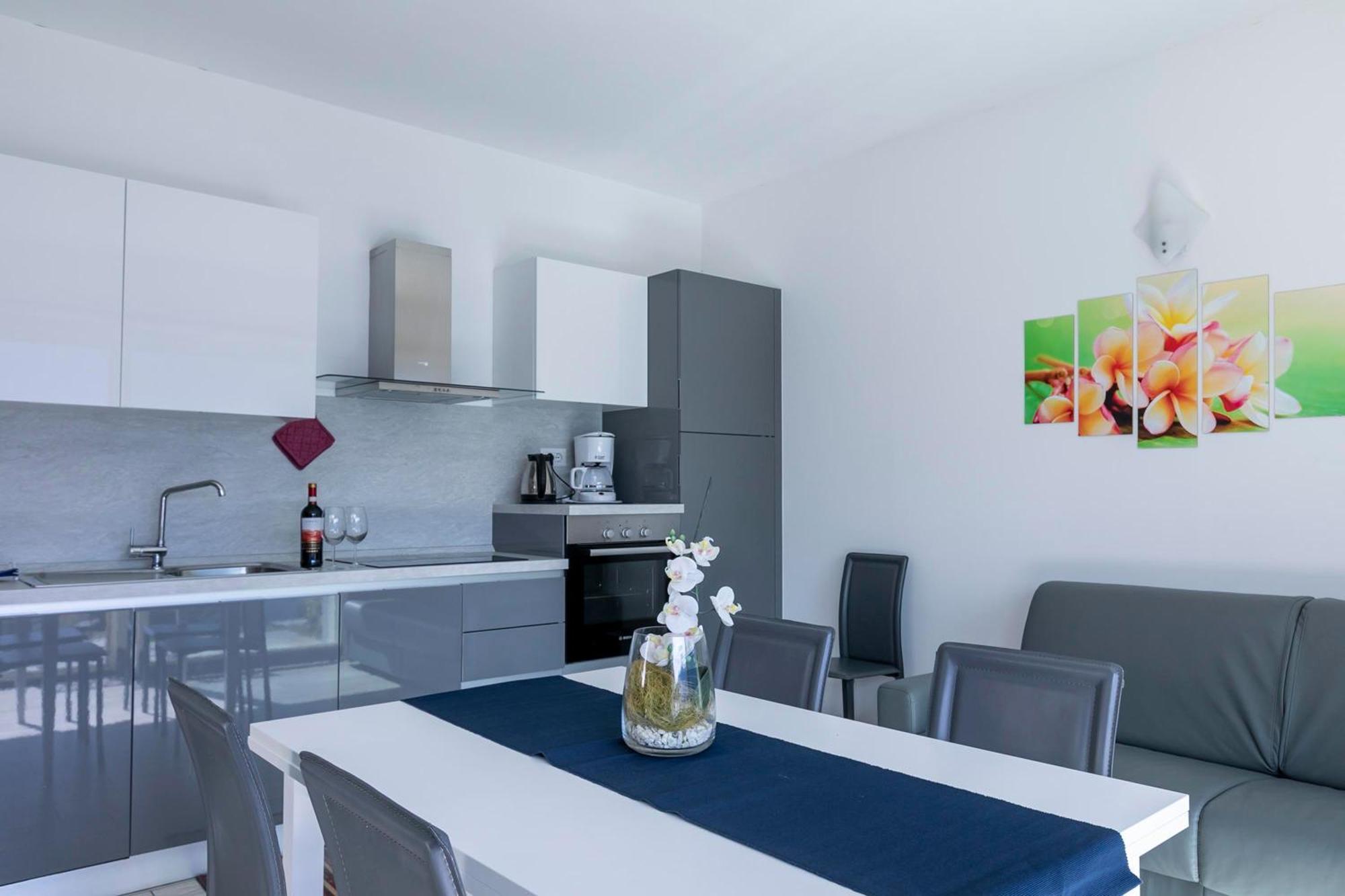 La Collinetta Apartments Vercana Екстериор снимка