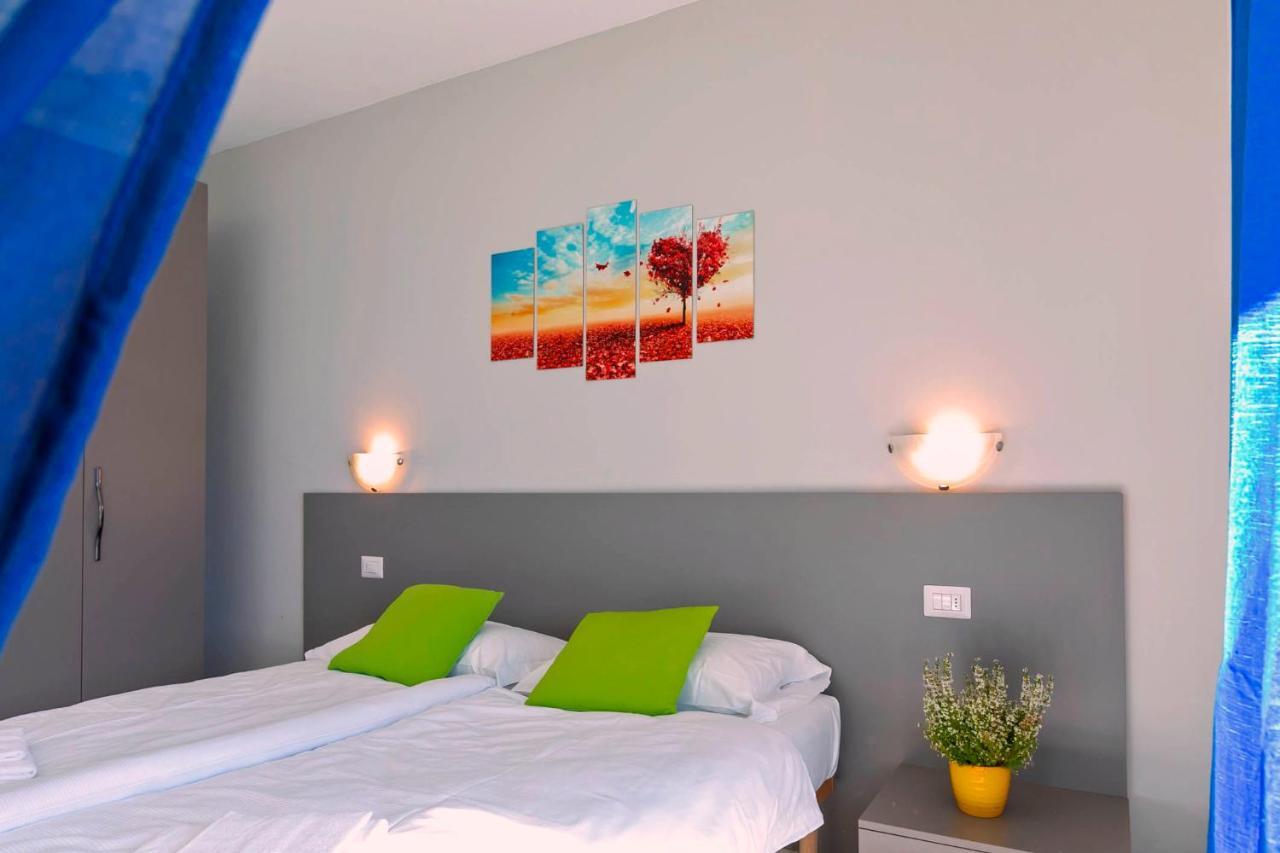La Collinetta Apartments Vercana Екстериор снимка