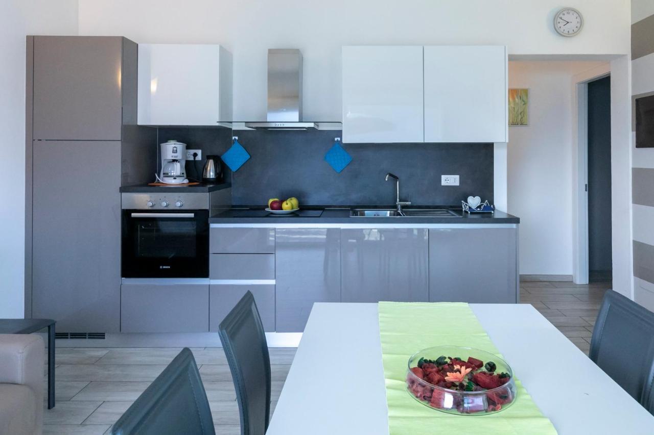 La Collinetta Apartments Vercana Екстериор снимка