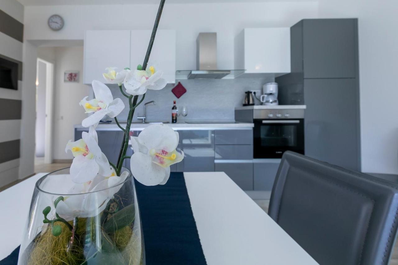 La Collinetta Apartments Vercana Екстериор снимка